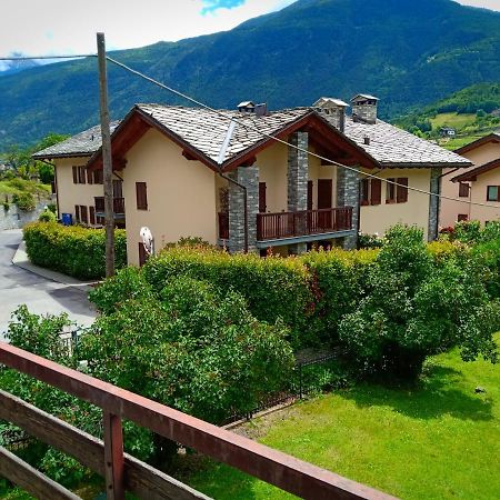 Appartamento Ai Piedi Del Gran Paradiso Saint-Pierre Eksteriør billede